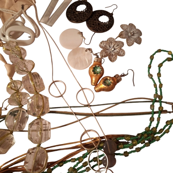 Big Lot Gray & Green & White Themed Jewelry Bundle 21 Whimsigoth Fairy Forrest - Picture 2 of 8